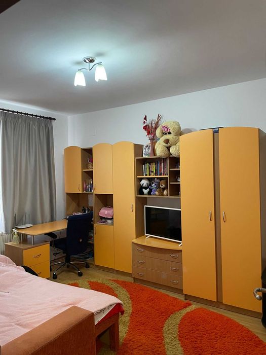 Vând mobilă de cameră