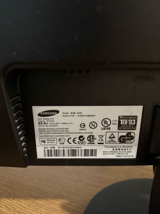 2 Monitoare LCD Samsung SyncMaster 932B si 940N