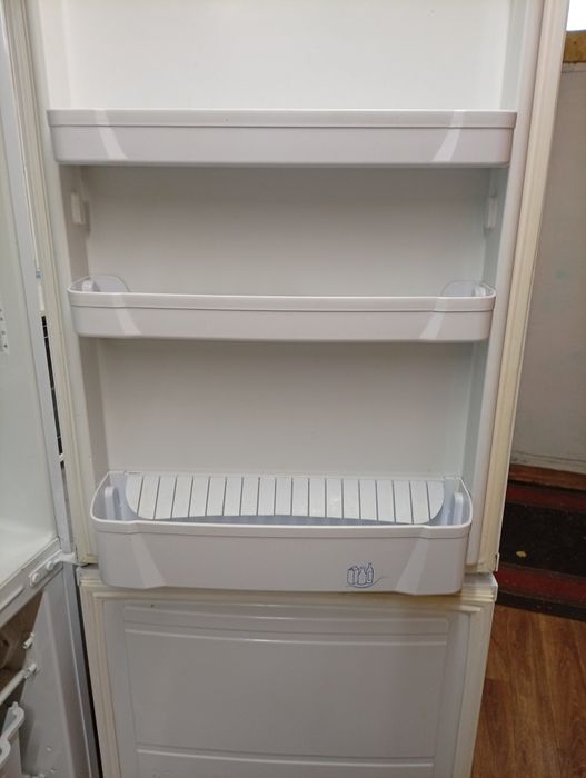 Продам холодильник Индезит, 25000 тг