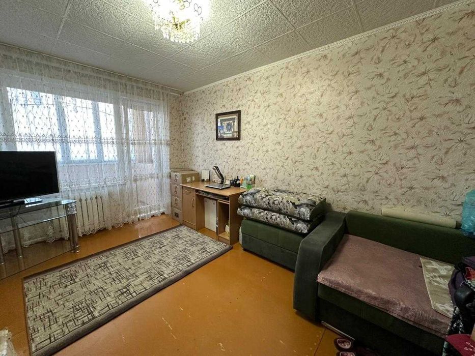 Продам 2-х комнатную квартиру в 8 микрорайоне