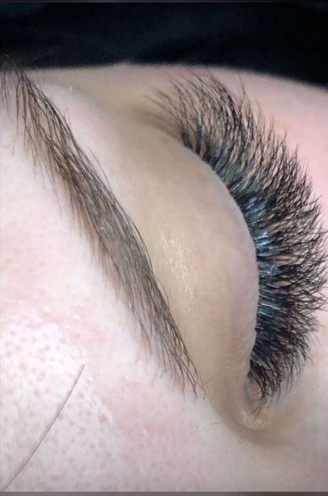 Наращивания ресниц и ногтей