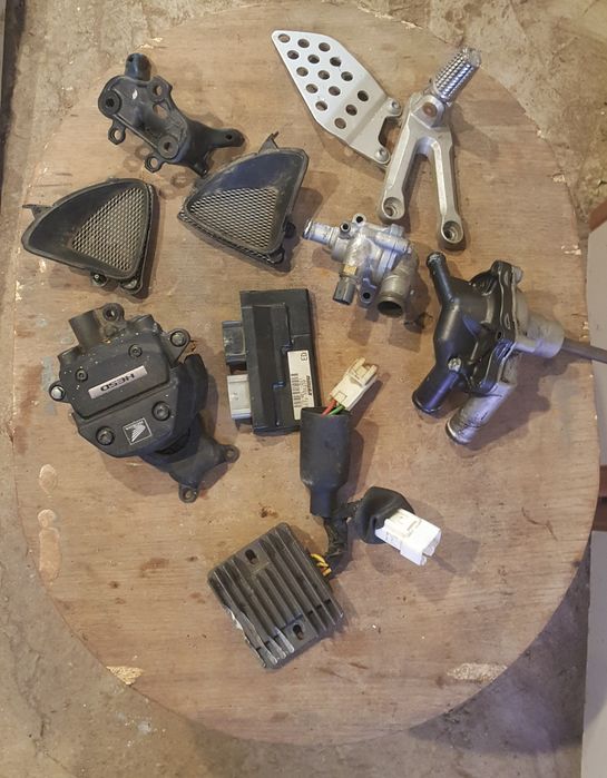 Части за CBR 1000 RR 2004-07