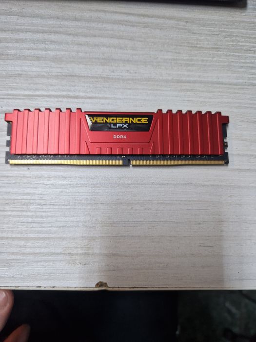 Ram 8gb Corsair Vengeance ddr4 2400mhz