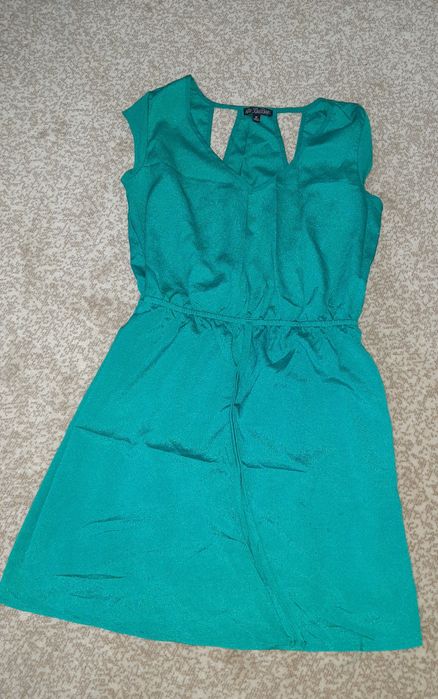 Vand haine de vara - tricouri, rochite etc