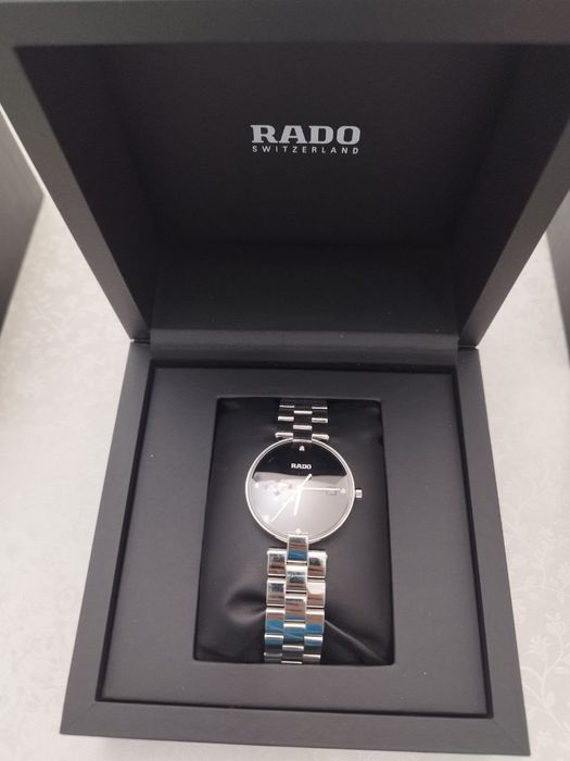 Продам часы RADO с 4 бриллиантами