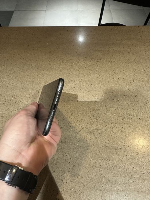 Продам iPhone 8 plus 64g 100%