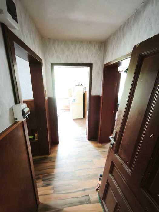Продавам етаж от къща в общ. Перник с. Кладница