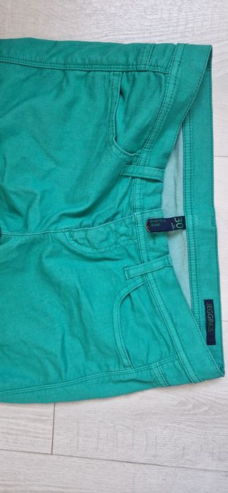 Нов панталон Benetton