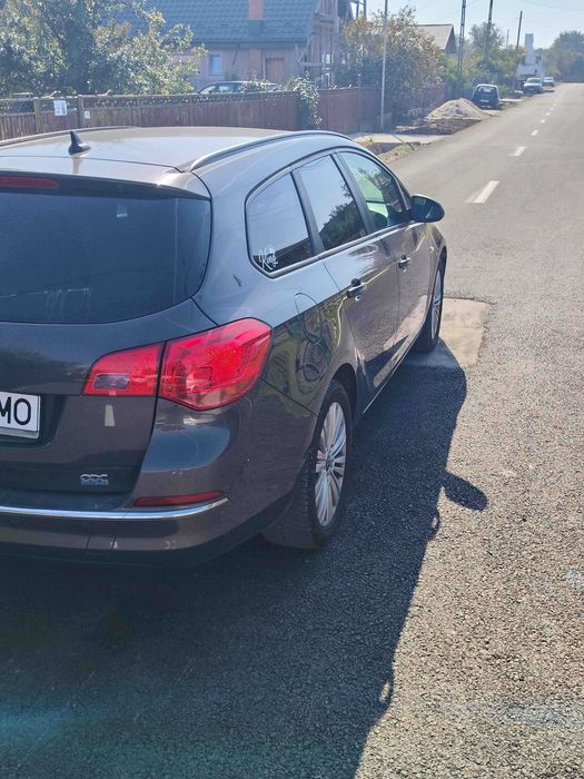 Opel Astra J Sports Tourer 1.7 CDTI 130 CP – 2012