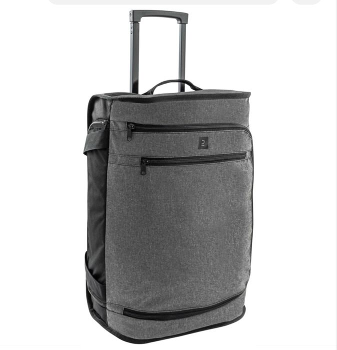 Продам чемодан 30 л