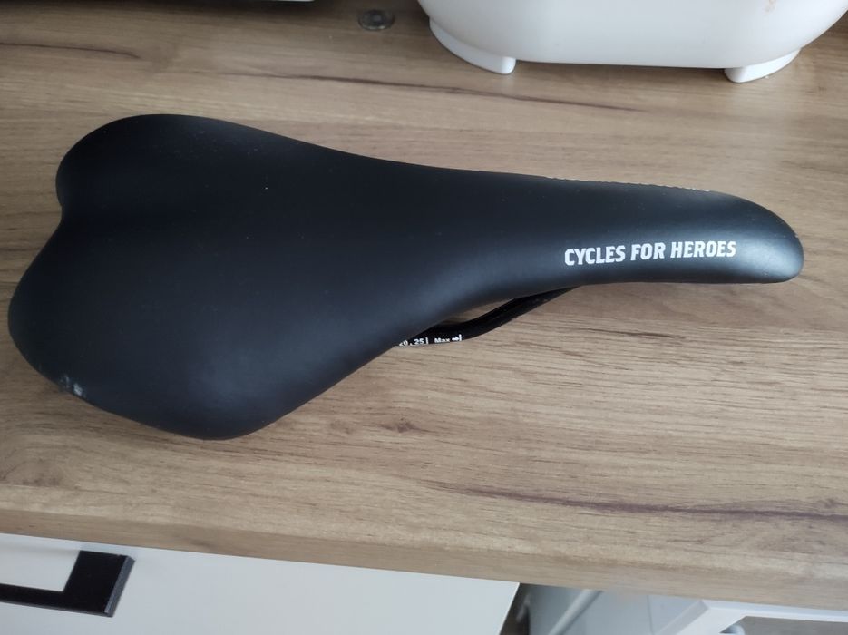 Șa bicicleta. Sa bicicleta în stare foarte bună