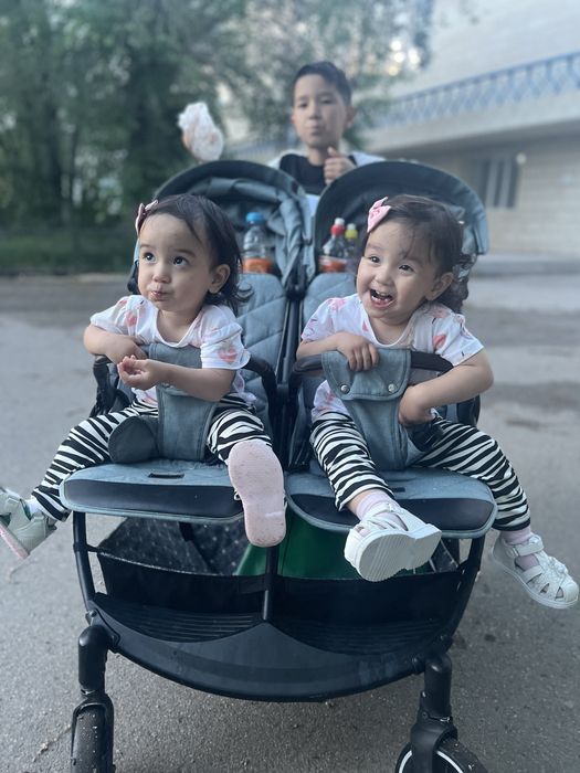 Коляска для двоини