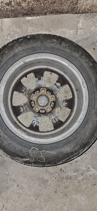 Vând 4 jante de aliaj aluminiu cu cauciucuri.