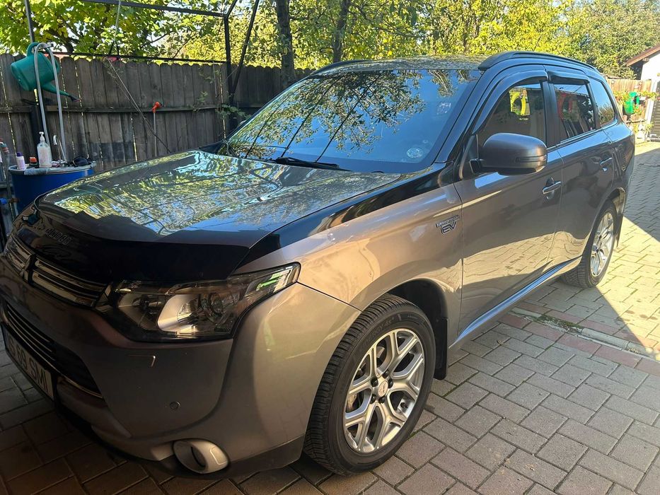 Mitsubishi Outlander PHEV