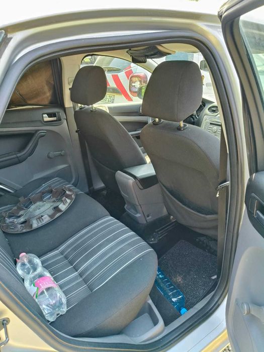 FORD FOCUS  avariat 1,6i