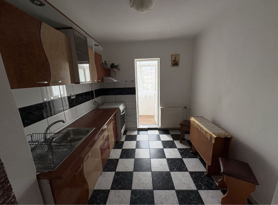 Inchiriez apartament 2 camere, 52mp, etaj 2/4, mutare imediata