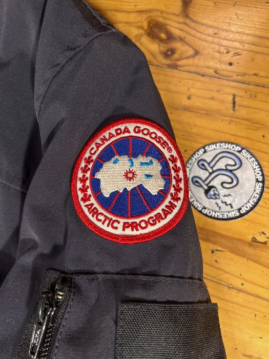 Canada goose puffer jacket яке