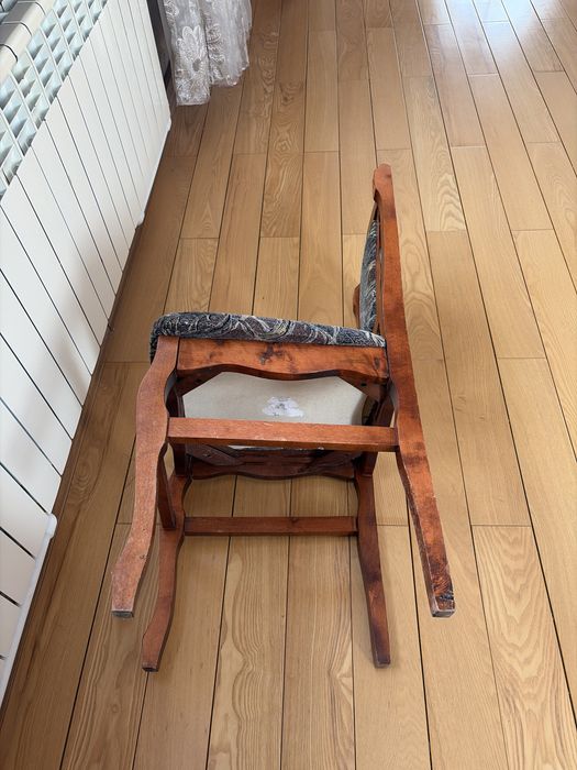 Продам стулья деревянные