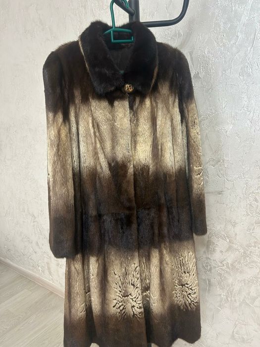 Продается норковая шуба 50 р  почти новый срочно