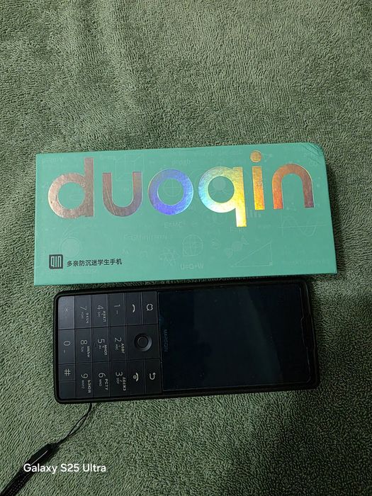 Кнопочный сенсорный телефон Qin 25 6Gb-128Gb с русской клавиатурой