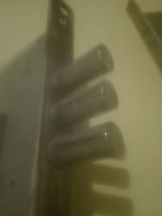 Продавам брава КАЛЕ, малка помощна, не е за дръжки на врата