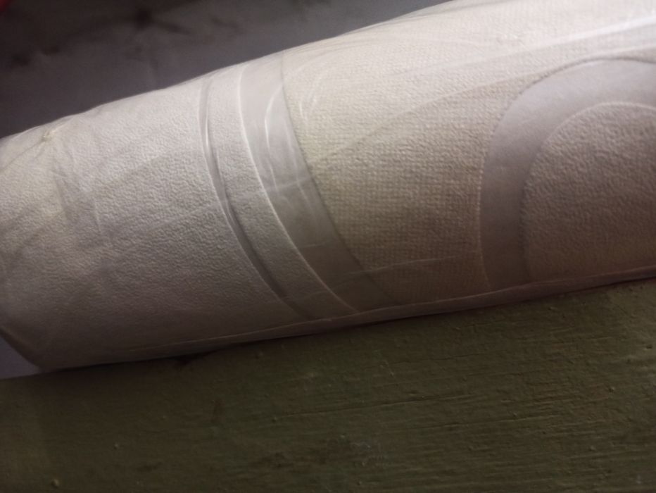 Обои два рулона.