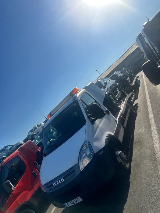 Vand sau schimb  Auto platforma Iveco Daily