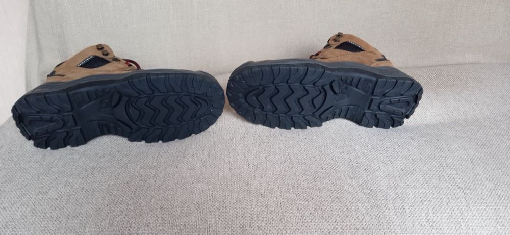 Чисто нови зимни работни обувки