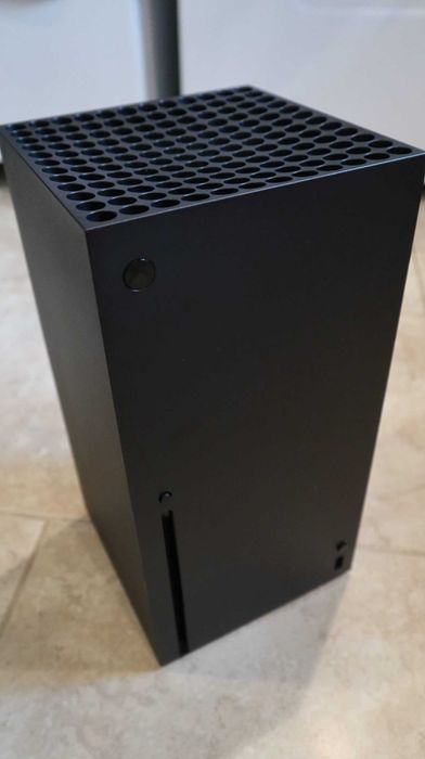 Vand Consola Xbox Series X 1TB