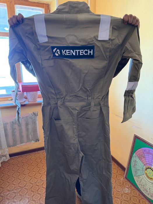 Спец одежда сатылады. Өте жақсы жағдайда спецовка