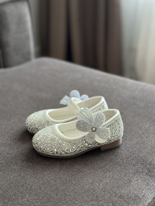 Туфли для маленьких девочек