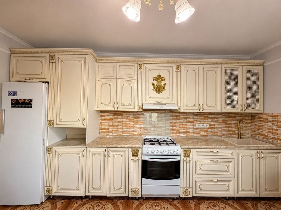 Кухонный гарнитур на продажу.