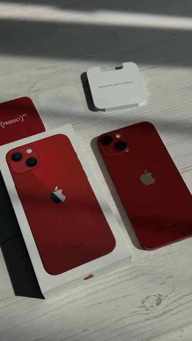 iPhone 13 256 ГБ (Product Red)