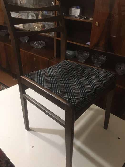 Стол журнальный для гостинной