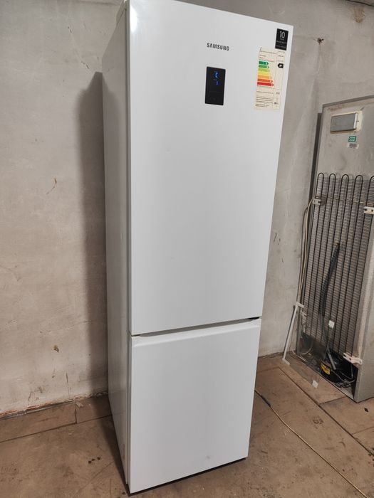 Холодильник рабочий