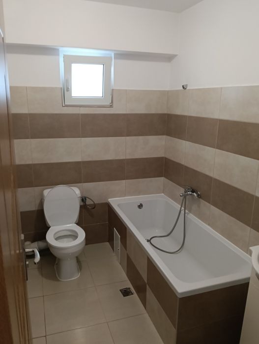 Închiriez garsonieră