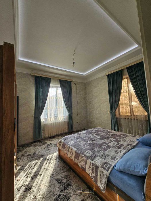 Сергели.Кумарык махалляси .3 сотихда 10 хонали зор уй сотаман.