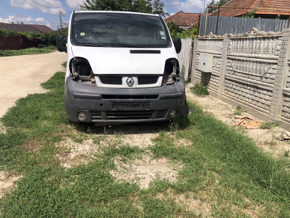 Faruri usi renault trafic 1.9 dci originale