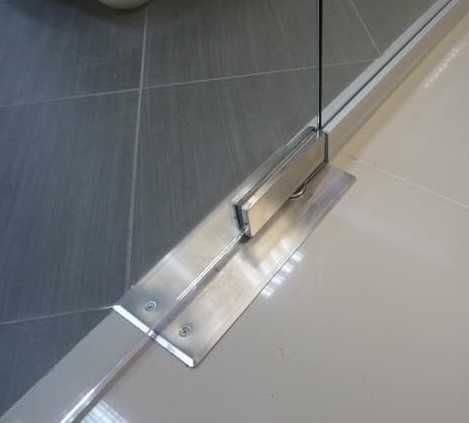 Окна двери перегородки решетки навесы двери из стекла