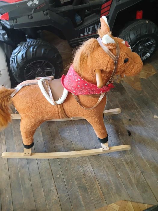 Играчки за люлеене и бутане