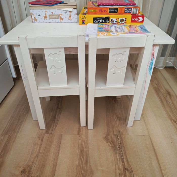 Kritter(Икеа/ Ikea) детска маса и две столчета