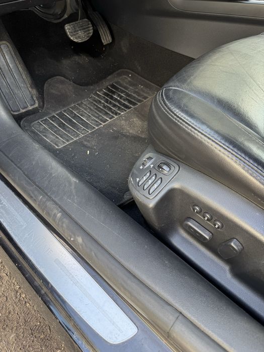 Renault Latitude - Initiale Paris
