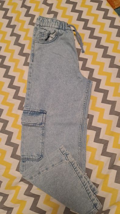 Blugi  8/9  ani 134cm