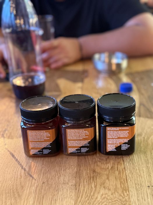 Miere Manuka Originala Mgo 100 + sigilata in termen pret 150 lei