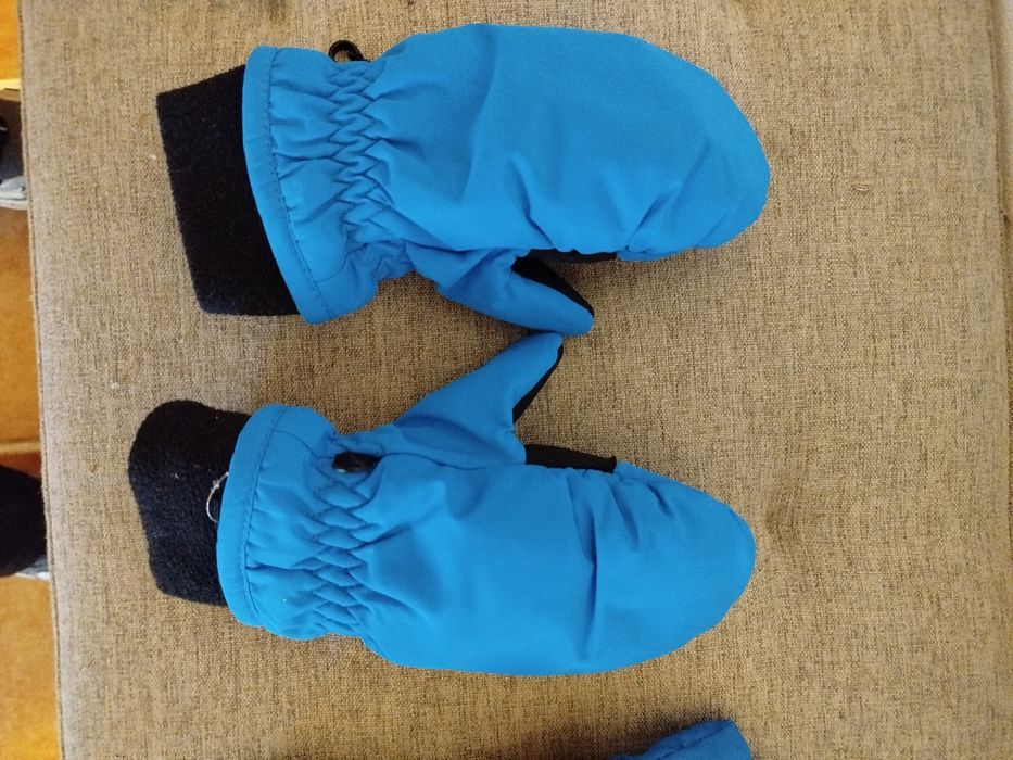 Mănuși schi. 50 de lei tot