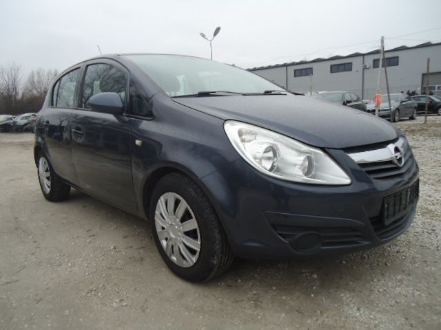 Opel Corsa 1.2 бензин 4 врати