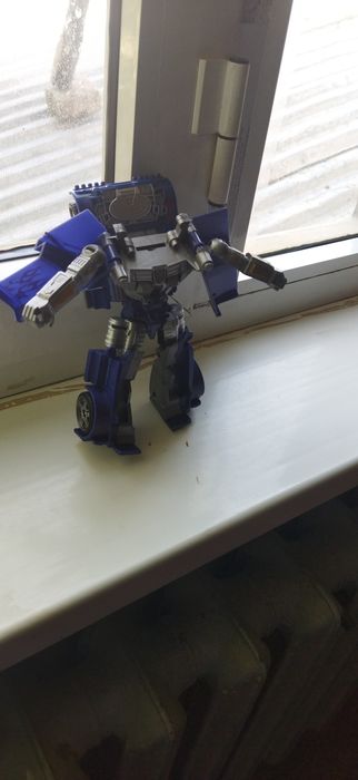 Грузовичок трансформер Оптимус