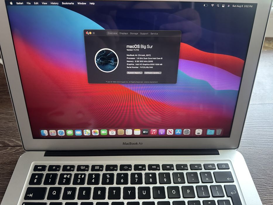 Macbook Air 2017 13” , 8gb RAM , SSD128gb, i5