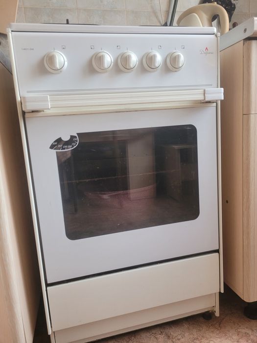 Продам газовую плиту