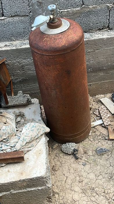 Продаю газовые баллоны